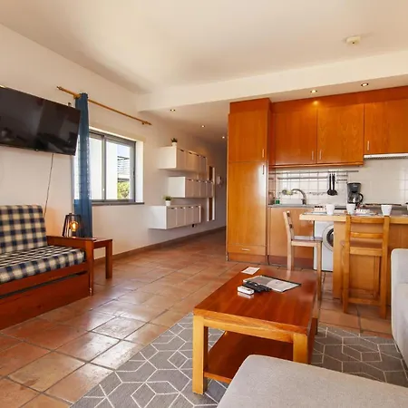 A11 - Marinapark Hill